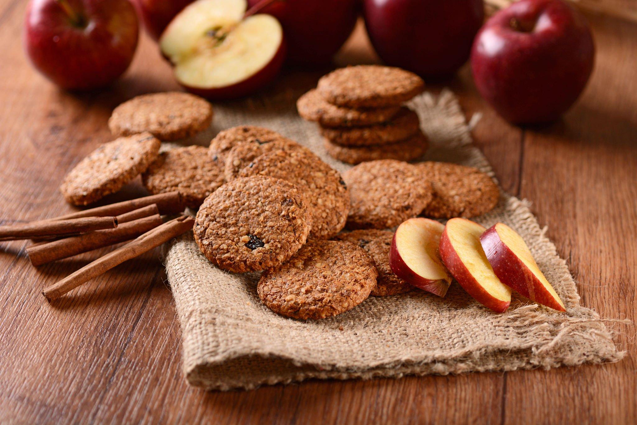 Apple Cinnamon Oatmeal Cookies - OrganicMantra Canada